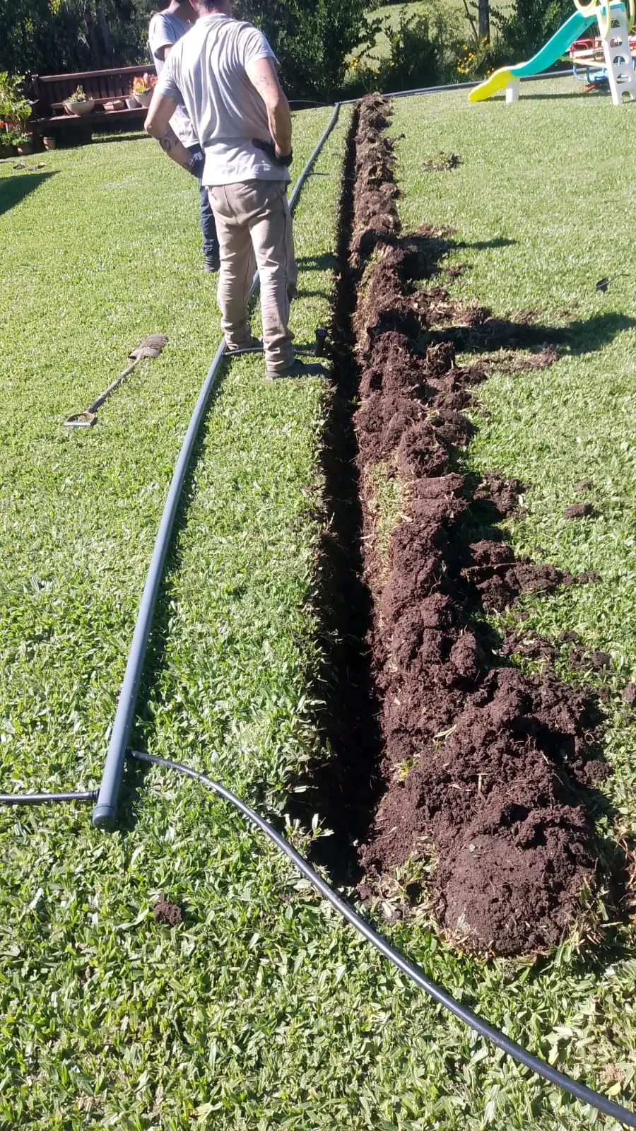 Instalación de sistema de riego 12