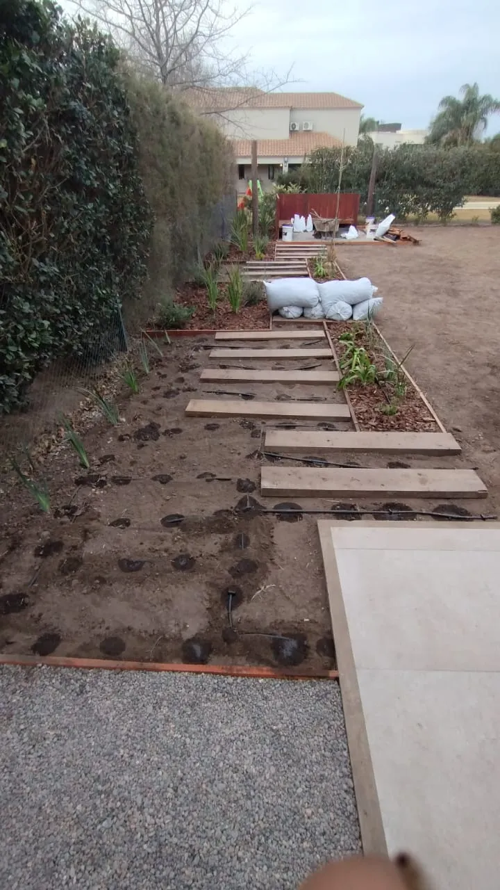 Riego por goteo en huerta y frutales – máxima eficiencia hídrica