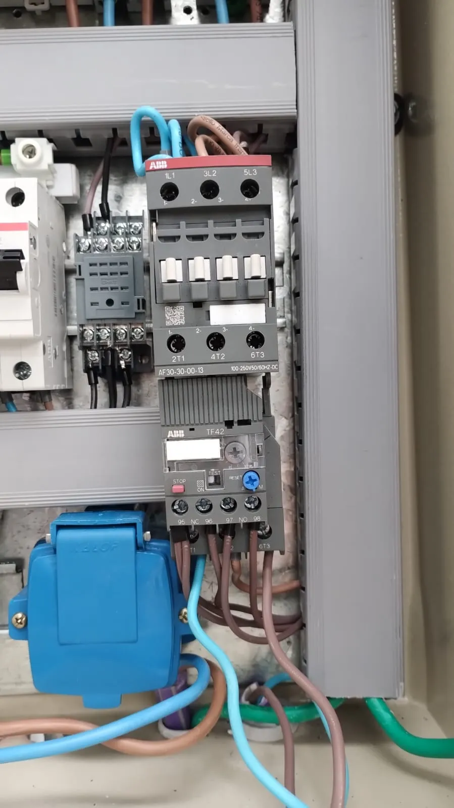 Tablero eléctrico para sistema de riego 22
